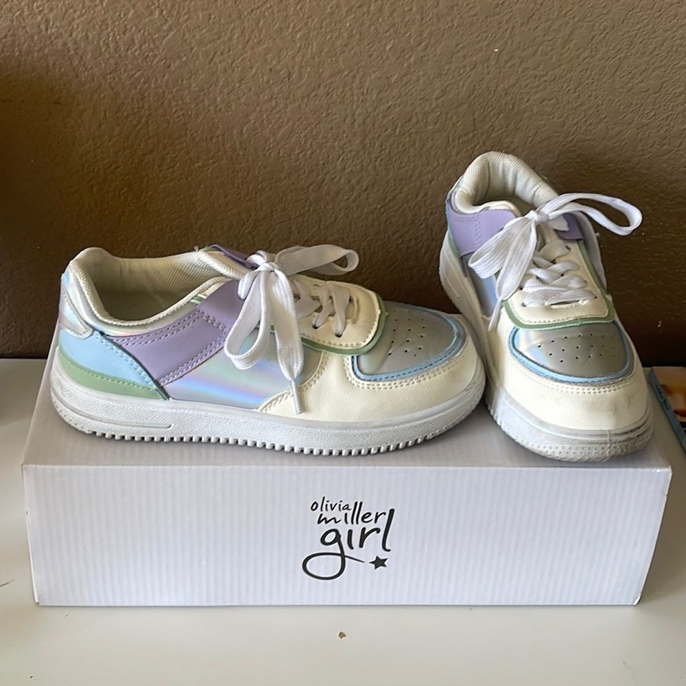 Olivia Miller girl pastel shoes size 2